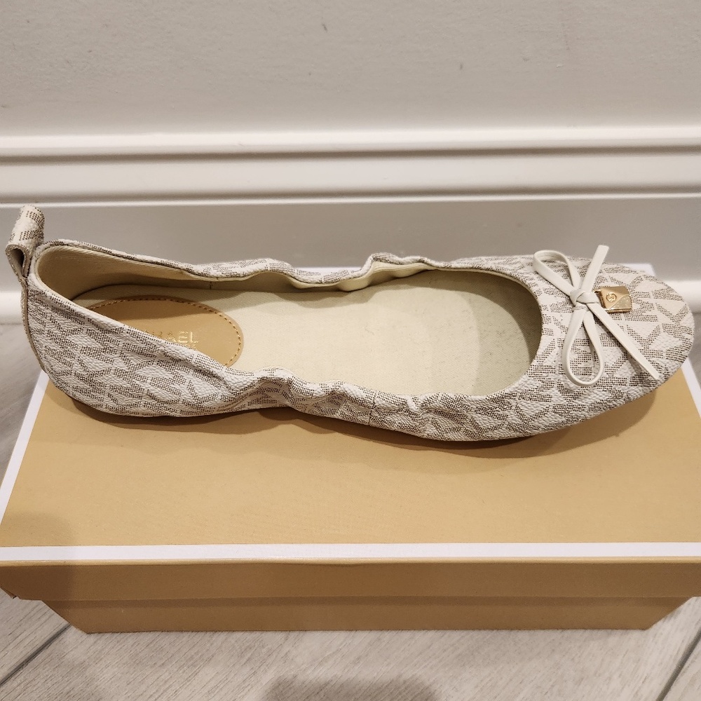 Michael Kors City Logo Juliette logo Ballet Flats